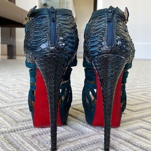 Christian Louboutin So Kate size 37 emerald green croc brass embellished